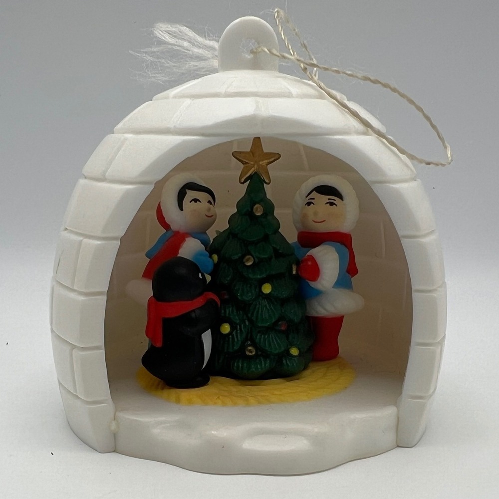 Avon Winter Fun Igloo Scene Ornament penguin people tree vtg kitsch kitschmas